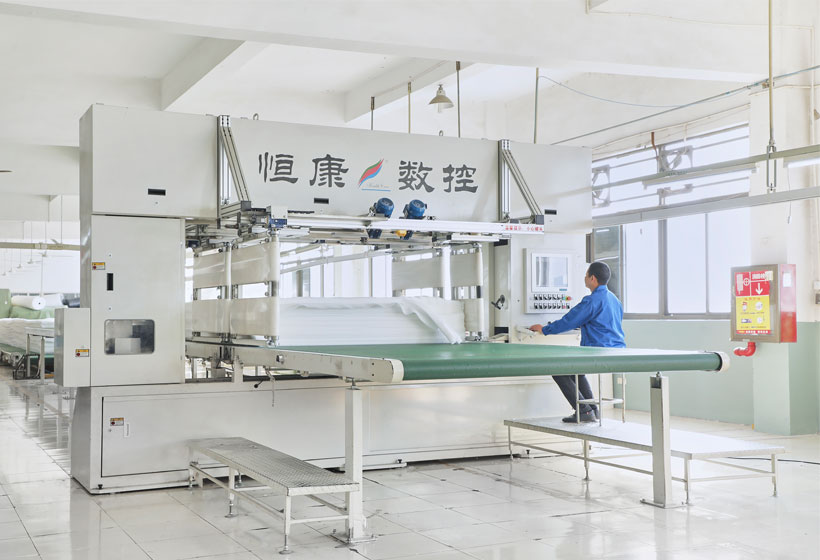 /upload/20200117150147919346.jpg 自動裁棉機(jī)